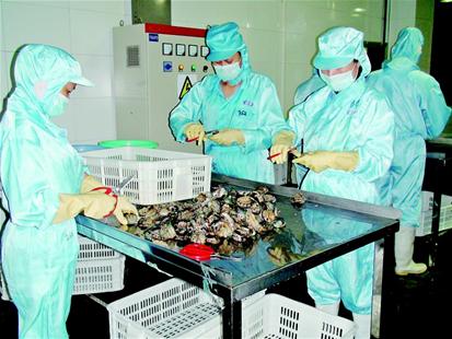 從“白菜價(jià)”到價(jià)值倍增 鄂河蟹深加工引領(lǐng)水產(chǎn)品產(chǎn)業(yè)升級